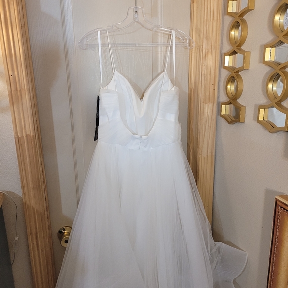 Nwt Wedding dress size medium - Picture 6 of 15